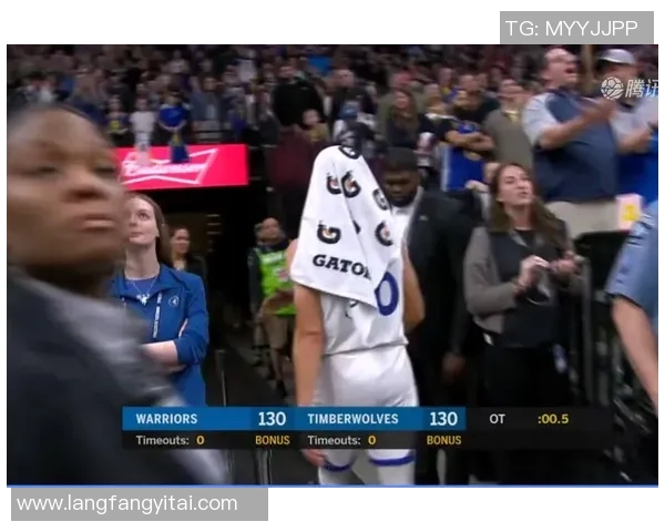 勇士赛场爆发小插曲，裁判如何处理？